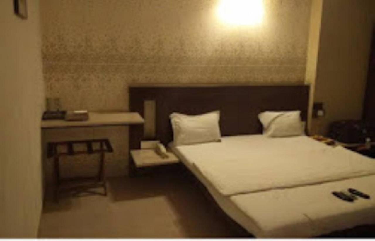 Hotel Sai Saya,นาสิก ภายนอก รูปภาพ